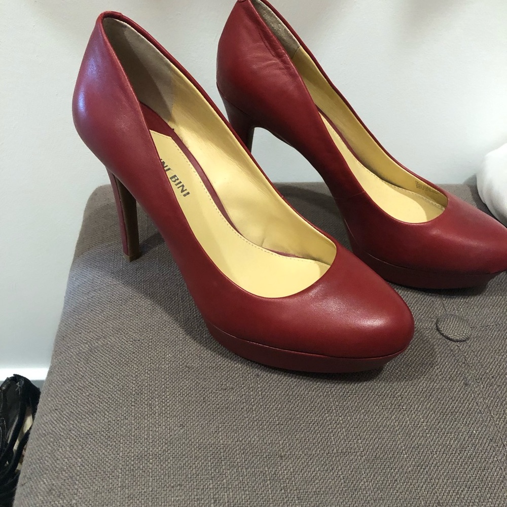 Gianni Bini Red Lather Platform Heels